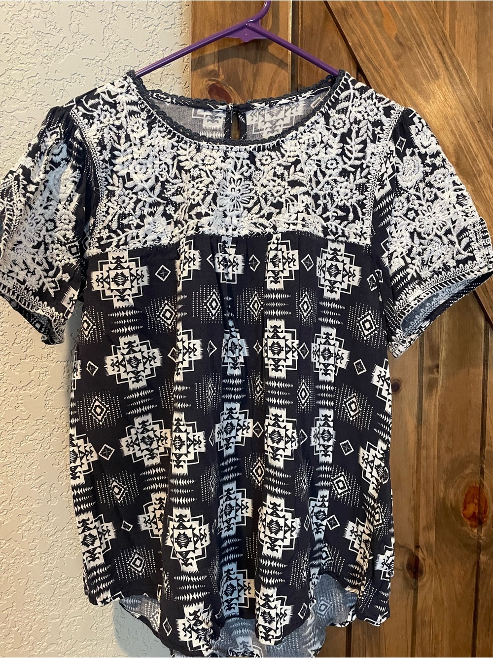 Women's Black & White Embroidered Short Sleeve Top